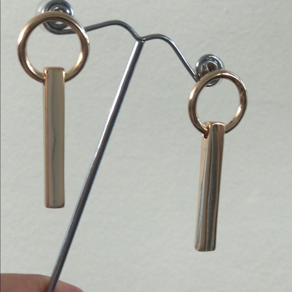Metal gold bar drop earrings